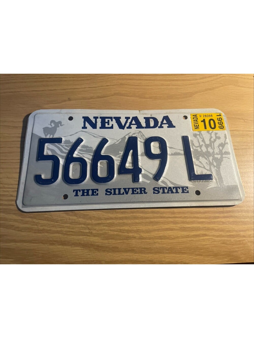License Plate USA American Nevada Expired NV Graphic 56649 L Silver State 1999